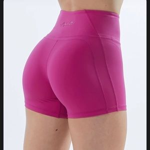 Alphalete pulse surge shorts 4”